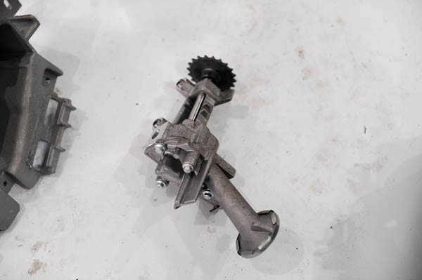 Duster çıkma yedek parça_yağ pompası